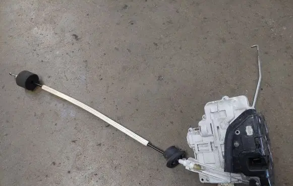 Audi A6 S6 C6 4F Front door lock 4F1837016
