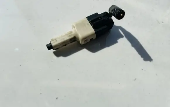 Toyota Aygo AB10 Brake pedal sensor switch