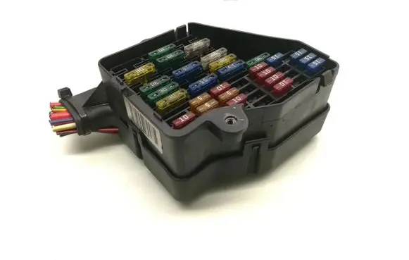 Audi A4 S4 B6 8E 8H Fuse module 8D2941824
