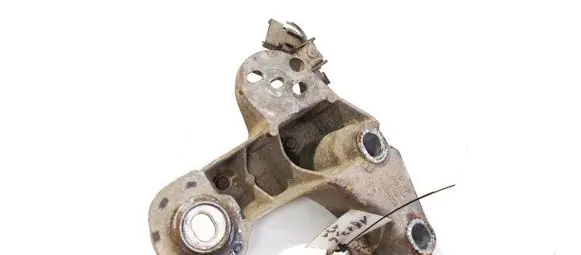Audi A4 S4 B5 8D Engine mounting bracket 4b0199352