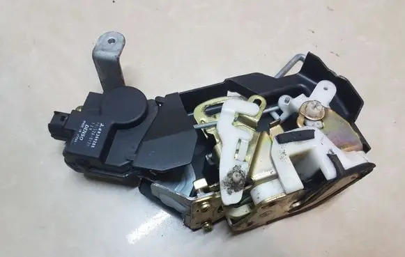 Mitsubishi Pajero Rear door lock MR349288