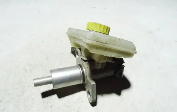 Master brake cylinder