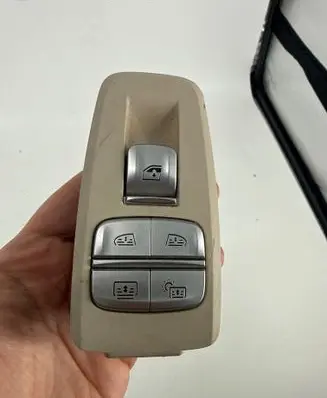 BMW 7 G11 G12 Electric window control switch 9382506 E10572