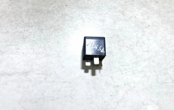 Ford Ka Other relay 2s7t14b192aa v23136b1x66