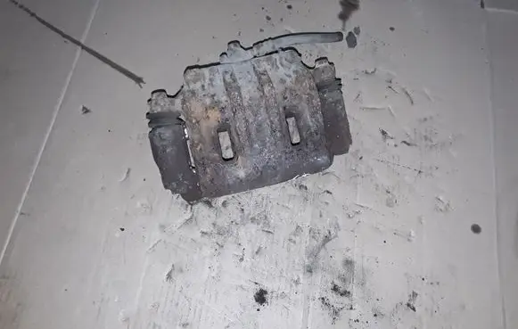 KIA Sorento Front brake caliper NOCODE