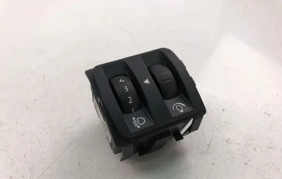 Renault Captur Light switch 251900567R