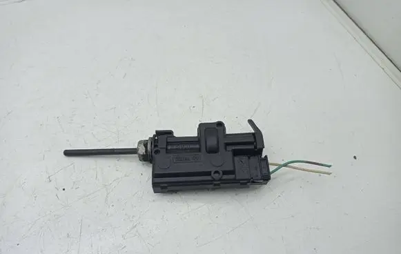 Renault Megane III Fuel tank cap lock 