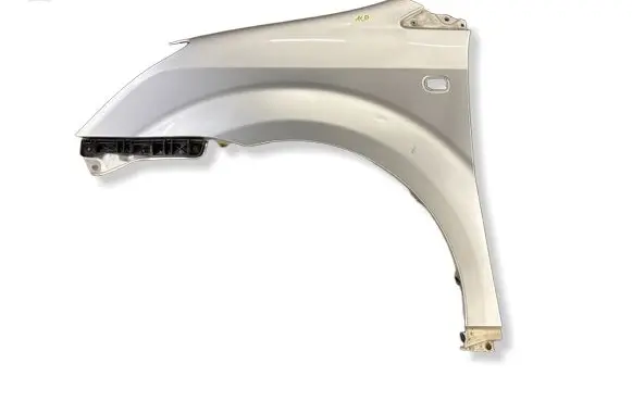 Toyota Corolla Verso AR10 Fender 