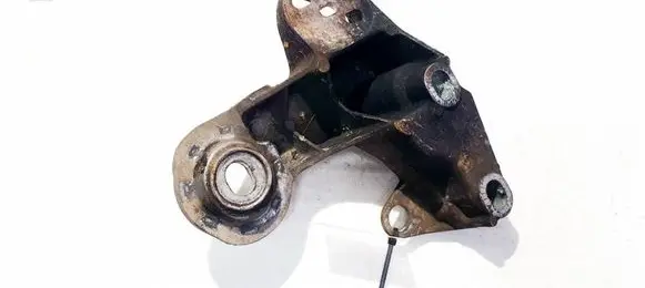 Skoda Superb B5 (3U) Engine mounting bracket 8E0199352