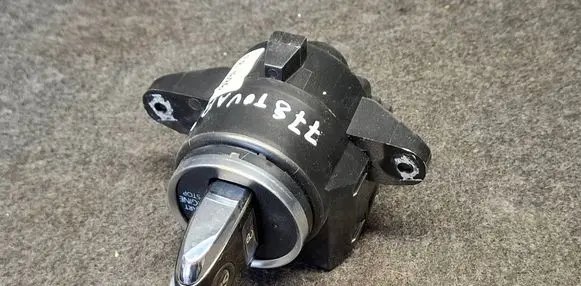 Volkswagen Touareg II Ignition lock 7P6905843