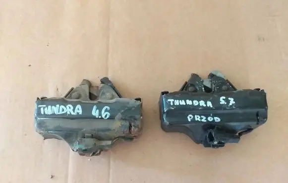 Toyota Tundra II Engine bonnet/hood lock/catch TUNDRAZAMEKMASKI