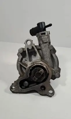 Nissan Qashqai Vacuum pump 146503760R