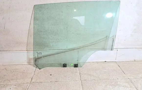 Renault Clio I Rear door window glass