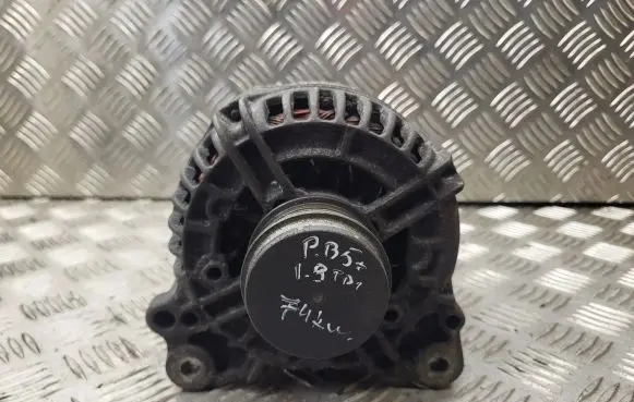 Volkswagen PASSAT B5.5 Generator/alternator 028903031
