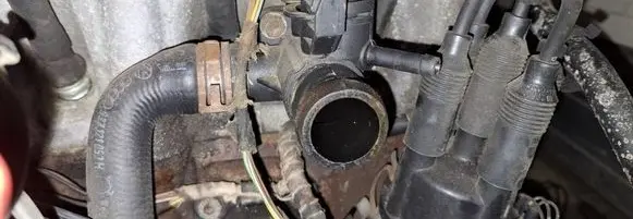 Volkswagen Golf III Engine coolant pipe/hose