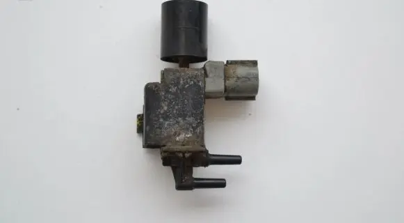 Toyota Hilux (AN10, AN20, AN30) Turbo solenoid valve