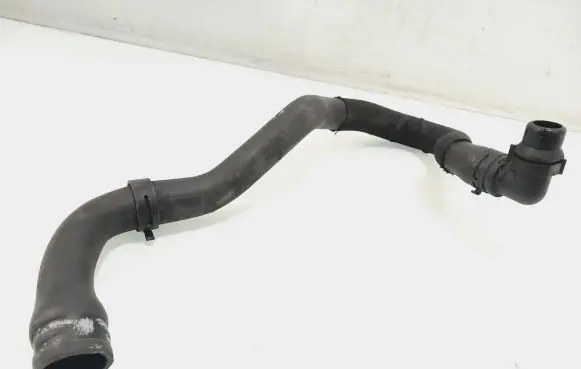 Mercedes-Benz C W203 Engine coolant pipe/hose 2098300096