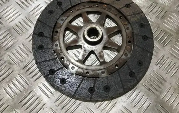 Volvo 850 Clutch pressure plate 3520699 181864491101