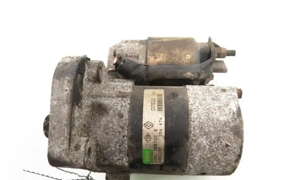 Renault Scenic I Starter motor D7E22