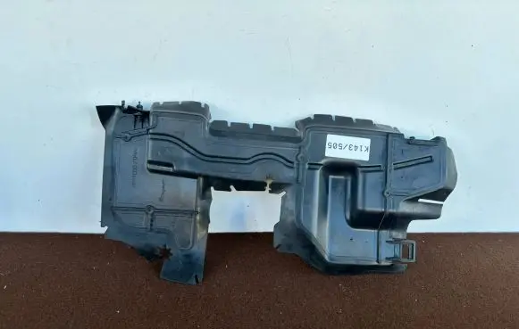 Engine bonnet/hood lock trim molding