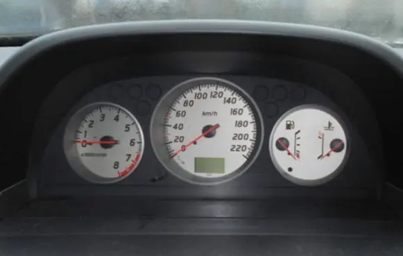 Nissan X-Trail T30 Speedometer (instrument cluster)