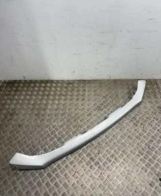 Front bumper lip