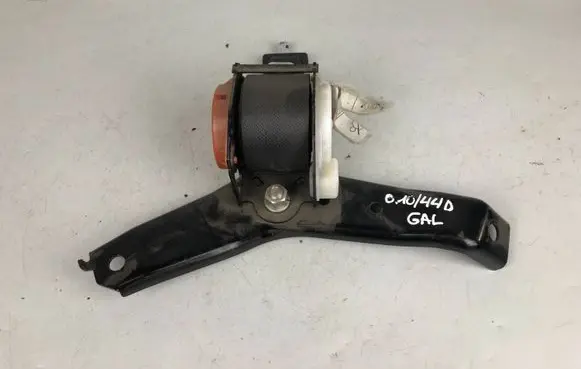 Subaru Outback Middle seatbelt (rear) 
