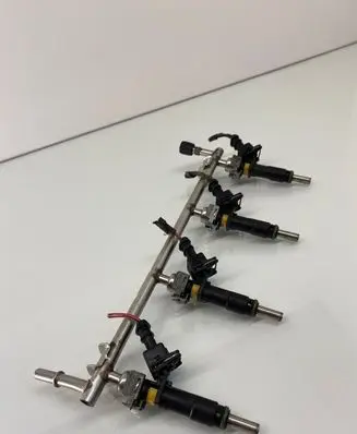 Opel Vectra C Fuel injectors set 55353806 7092B01039