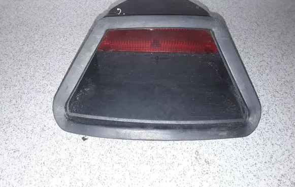 BMW 7 E38 Third/center stoplight 8352788
