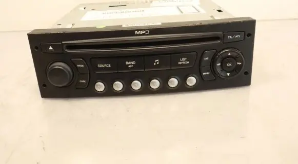 Radio/GPS head unit trim