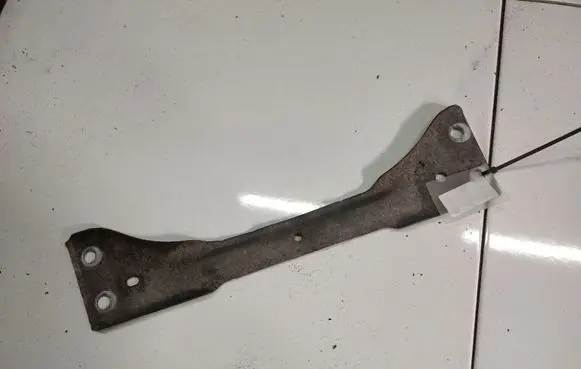 Skoda Octavia Mk2 (1Z) Radiator mount bracket 