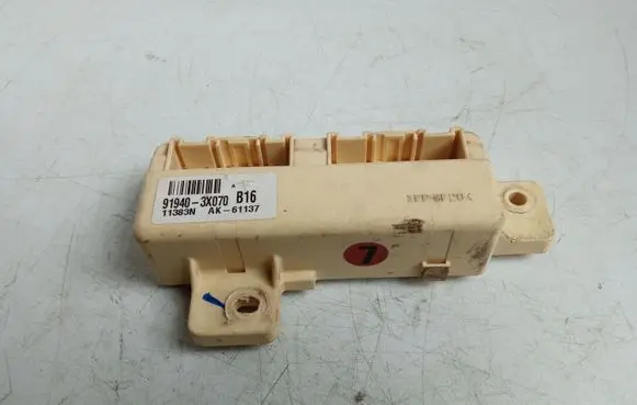 Hyundai Elantra Fuse module 919403X070