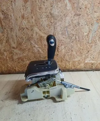 KIA Sorento Gear shifter/selector Y79W