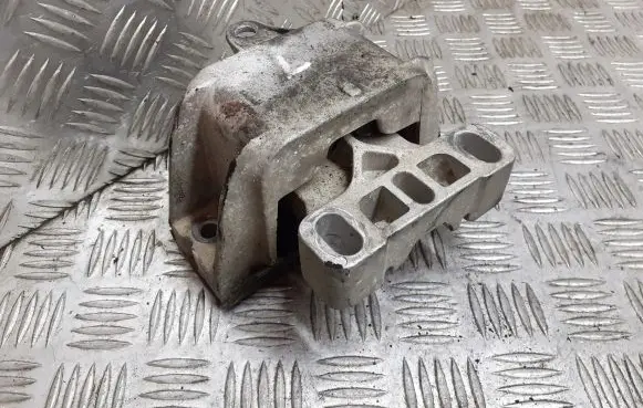 Skoda Octavia Mk1 (1U) Engine mount vacuum valve 