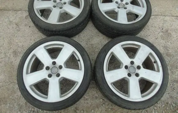 Audi TT TTS Mk2 R18 alloy rim 