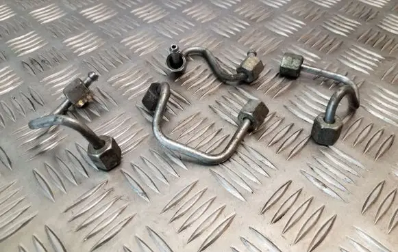 Skoda Yeti (5L) Fuel injector supply line/pipe 