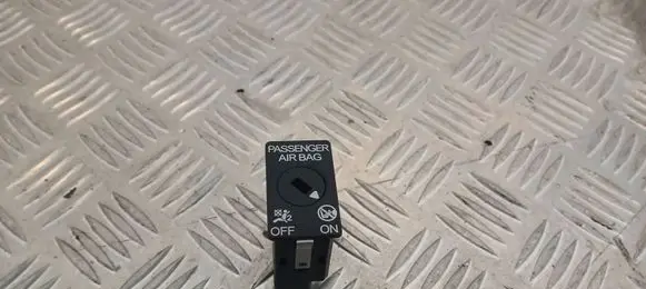 Volkswagen PASSAT B8 Passenger airbag on/off switch 5Q0919237