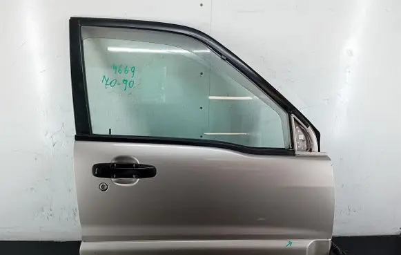 Suzuki Grand Vitara I Front door ZA4