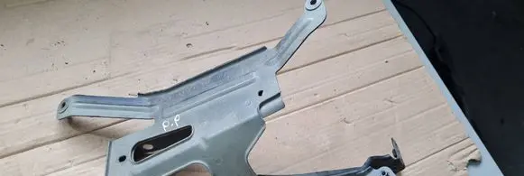 Audi A6 S6 C8 4K Fender mounting bracket 4K0821132