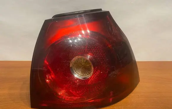 Volkswagen Golf V Rear/tail lights 1K0945096AC