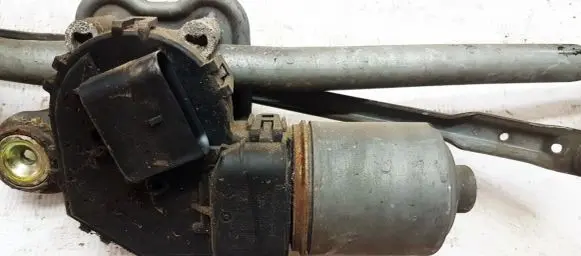 Ford Mondeo Mk III Wiper motor 1S7117508AD 0390241702