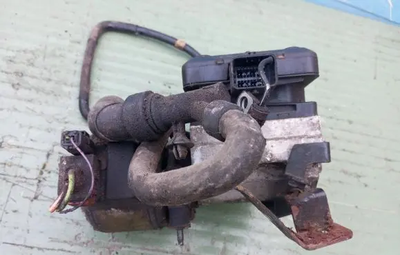 Citroen C5 Air suspension compressor 9636713880