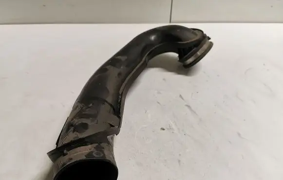 Volvo S40 Air intake duct part 7M519A673BC