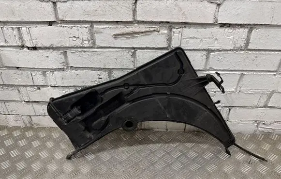 Alfa Romeo Giulia Windshield washer fluid reservoir/tank 50532580 50538752