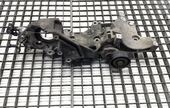 Volkswagen Tiguan Generator/alternator bracket 03L903143Q