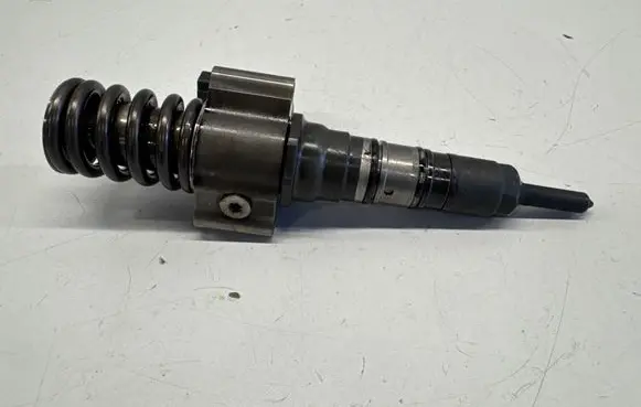 Audi A3 S3 8P Fuel injector 03G130073T