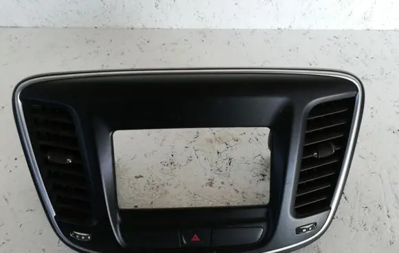 Chrysler Pacifica Radio/GPS head unit trim 1YE58TRMA