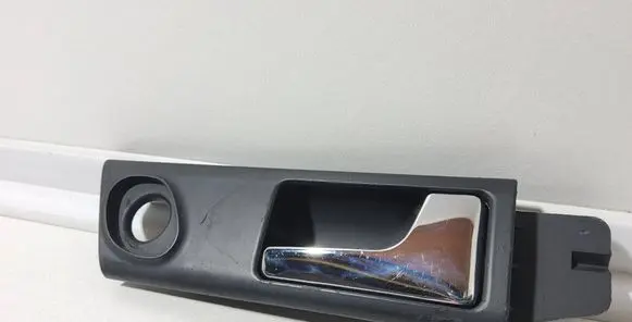 Rear door interior handle