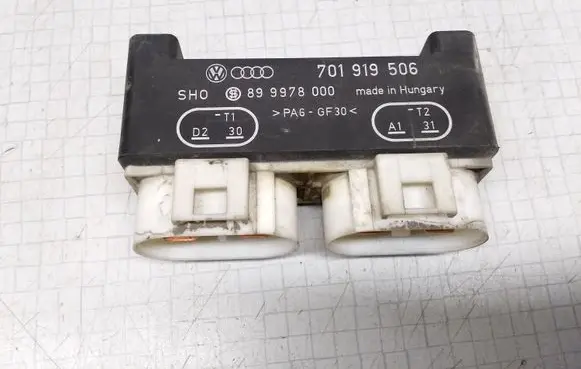 Volkswagen Transporter - Caravelle T4 Coolant fan relay 701919506 89997800