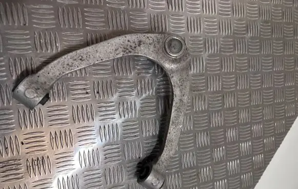 Infiniti Q50 Front upper control arm/wishbone 700000